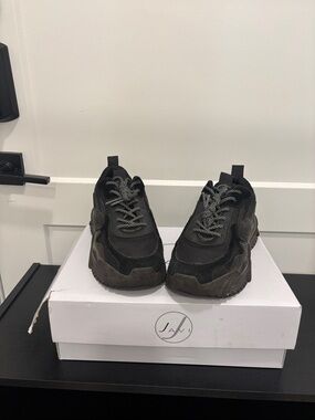 Javi Black Chunky Athletic Sneakers - Comfortable Everyday Style